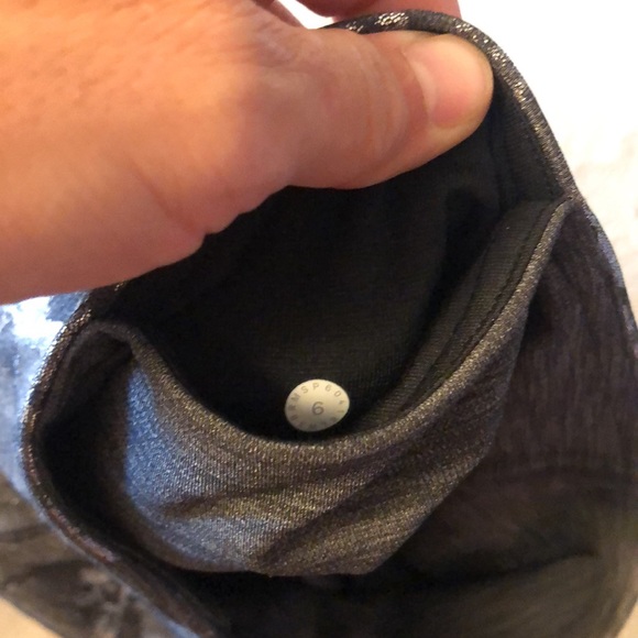 Lululemon leggings size 6, metallic, high waist - Picture 5 of 7